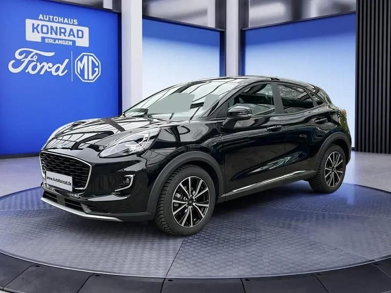 Agate black metallic Gebraucht 2023 Ford Puma Titanium SUV | 22.390 € (Fairer Preis) - Bild 1/4
