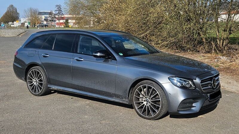 Grau Gebraucht 2018 Mercedes E400 AMG Kombi | 39.999 € (Etwas zu teuer) - Bild 1/4