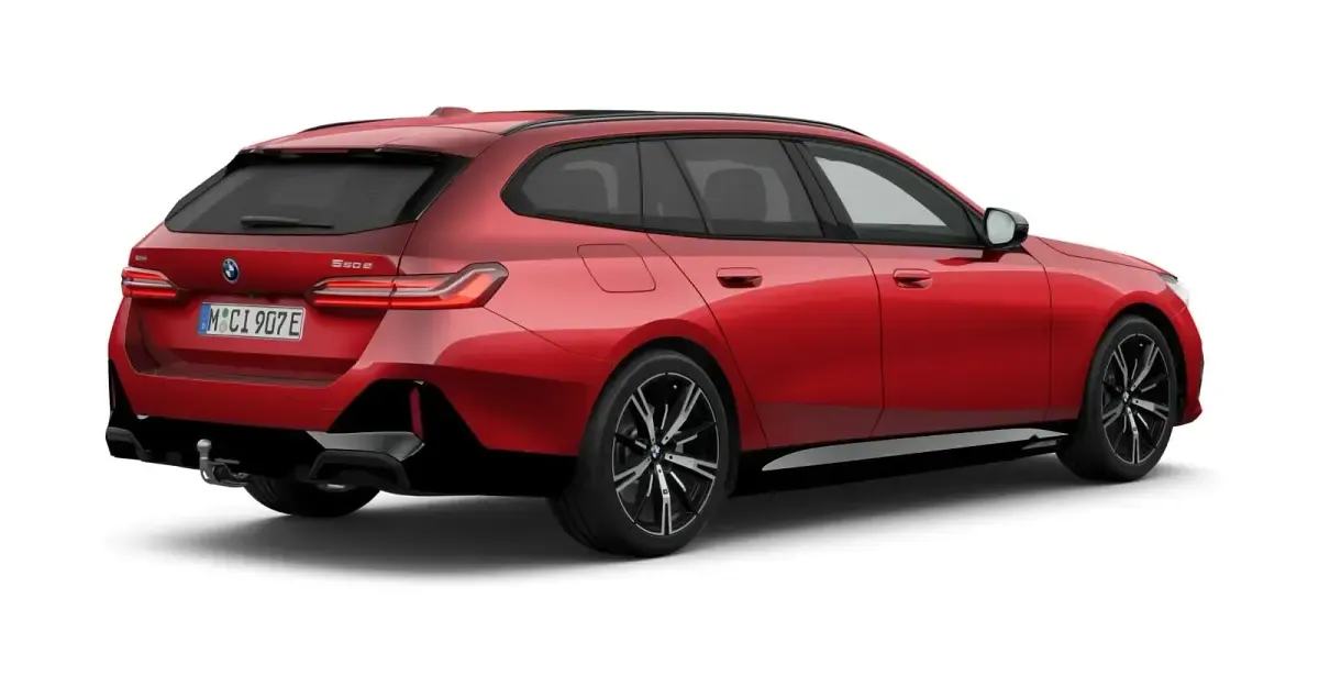 Gebraucht BMW 550e Comfort Edition 489 PS (359 kW) 2025 Rot Kombi
