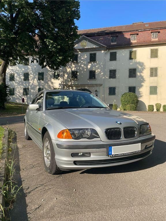 Silber Gebraucht 1999 BMW 320 Limousine | 4.599 € (Superpreis) - Bild 1/4