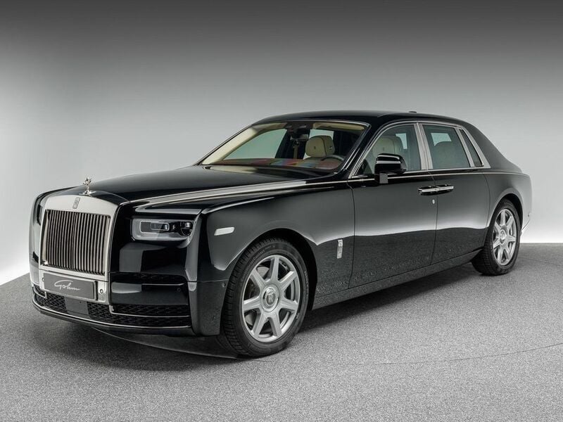 Schwarz schwarz (black diamond metall) metallic Gebraucht 2018 Rolls Royce Phantom Limousine | 399.450 € - Bild 1/4