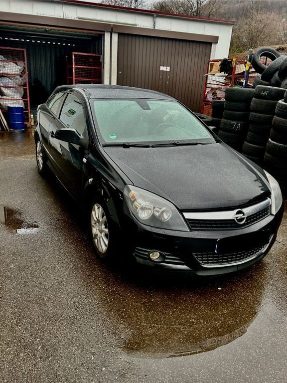 Schwarz Gebraucht 2009 Opel Astra GTC Sport Limousine | 2.899 € (Guter Preis) - Bild 1/4