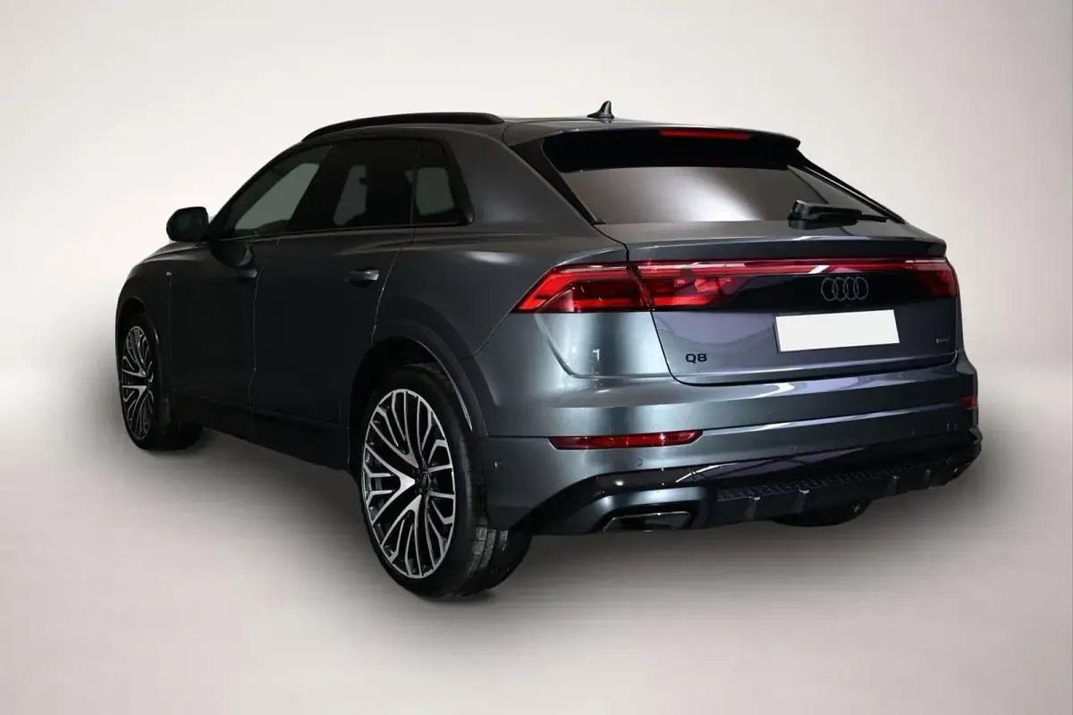 Gebraucht Audi Q8 Design 286 PS (210 kW) 2026 Manufacturer SUV