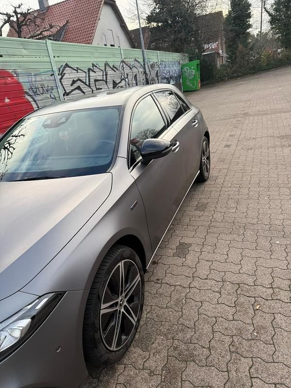 Gebraucht Mercedes A250 2021 Grau Limousine