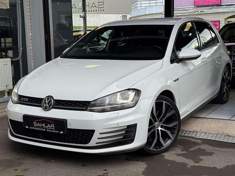 Pure white Gebraucht 2017 VW Golf VII GTD Kleinwagen | 17.999 € (Fairer Preis) - Bild 1/4