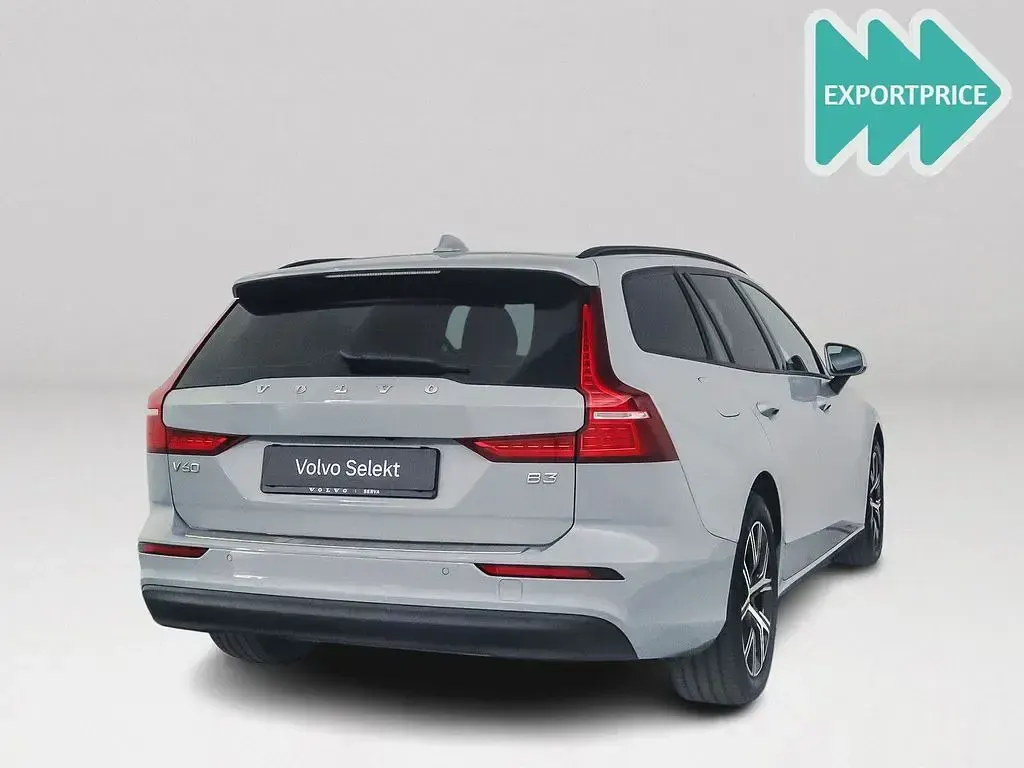 Gebraucht Volvo V60 177 PS (130 kW) 2024 Grau Kombi