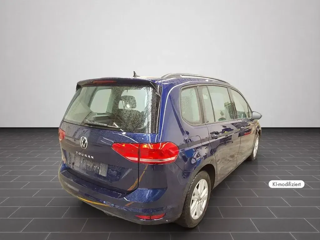 Gebraucht VW Touran Comfortline 150 PS (110 kW) 2025 Atlantik blue metallic (metallic) Van / Kleinbus