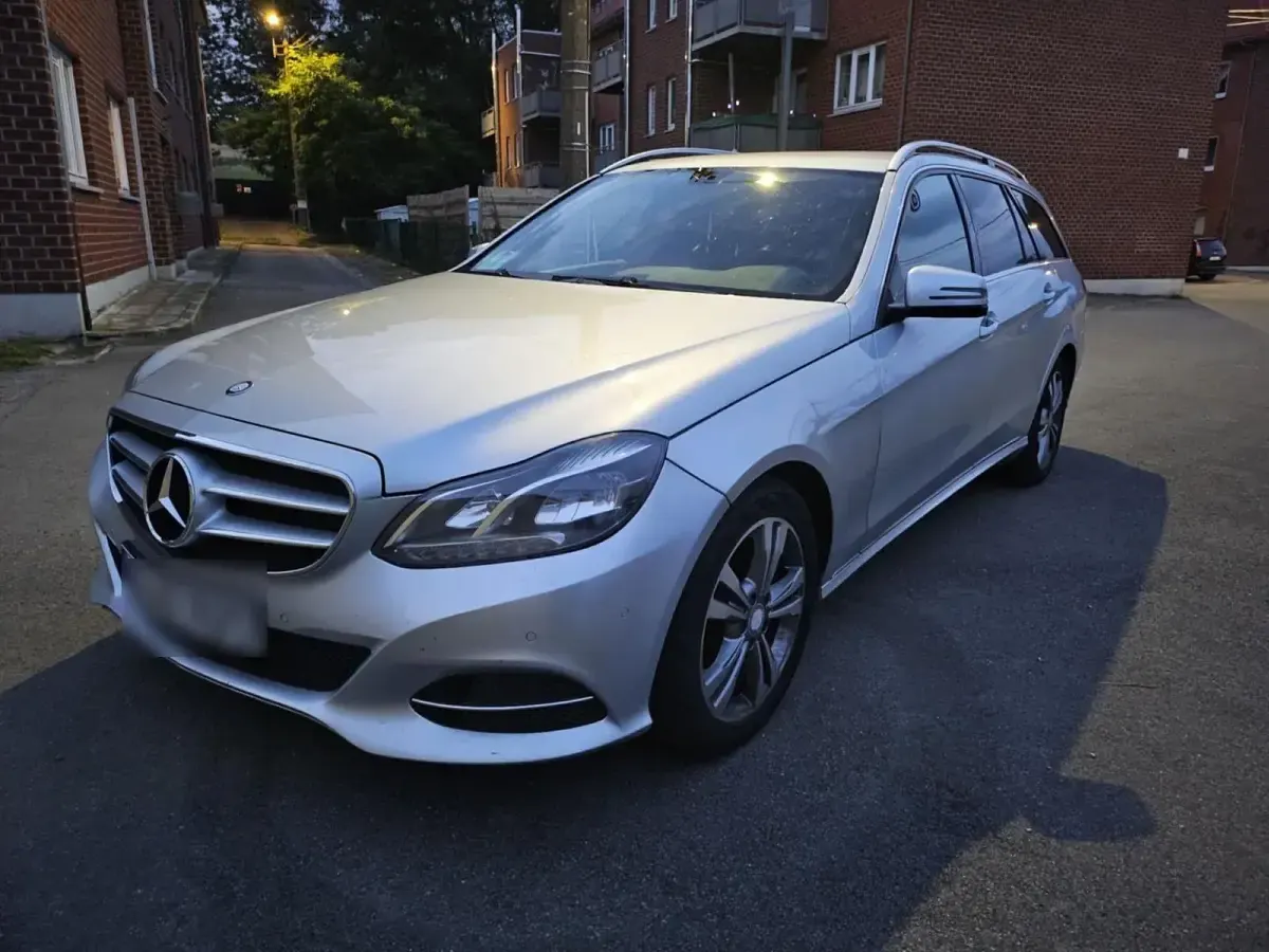 Gebraucht Mercedes E200 Elegance 136 PS (100 kW) 2013 Silber Kombi