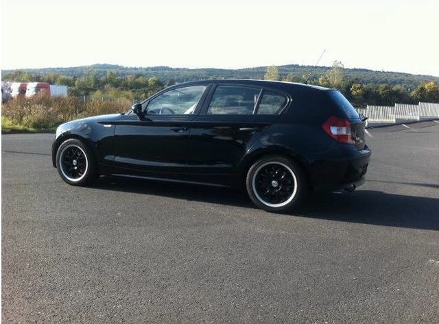 Gebraucht BMW 118 122 PS (89 kW) 2006 Schwarz Kleinwagen
