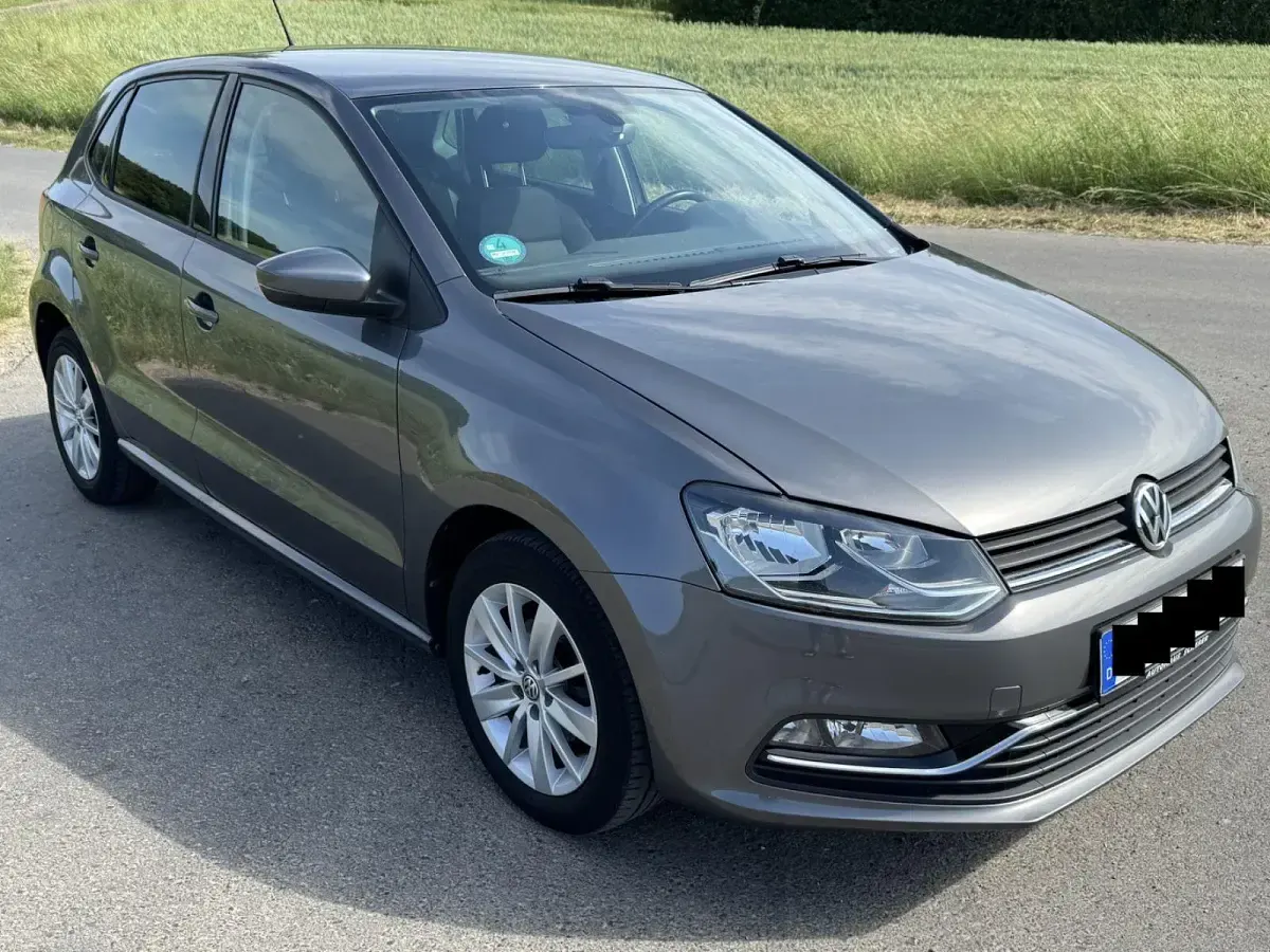 Gebraucht VW Polo 90 PS (66 kW) 2015 Grau Kleinwagen