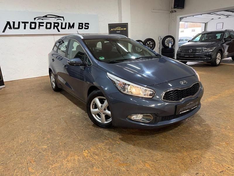 Gebraucht Kia Ceed Sportswagon 128 PS (94 kW) 2013 Blau Kombi