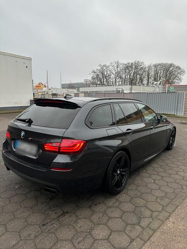Gebraucht BMW M550 380 PS (279 kW) 2014 Grau Limousine