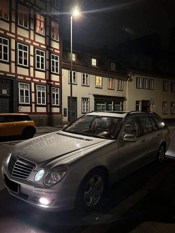 Gebraucht Mercedes E280 190 PS (139 kW) 2007 Silber Kombi