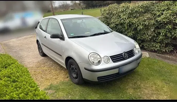 Używany VW Polo 55 KM (40 kW) 2002 Srebrny Hatchback