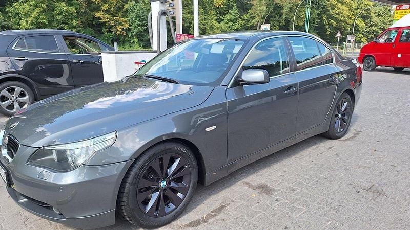 Grau Gebraucht 2004 BMW 525 Limousine | 4.800 € (Etwas zu teuer) - Bild 1/4