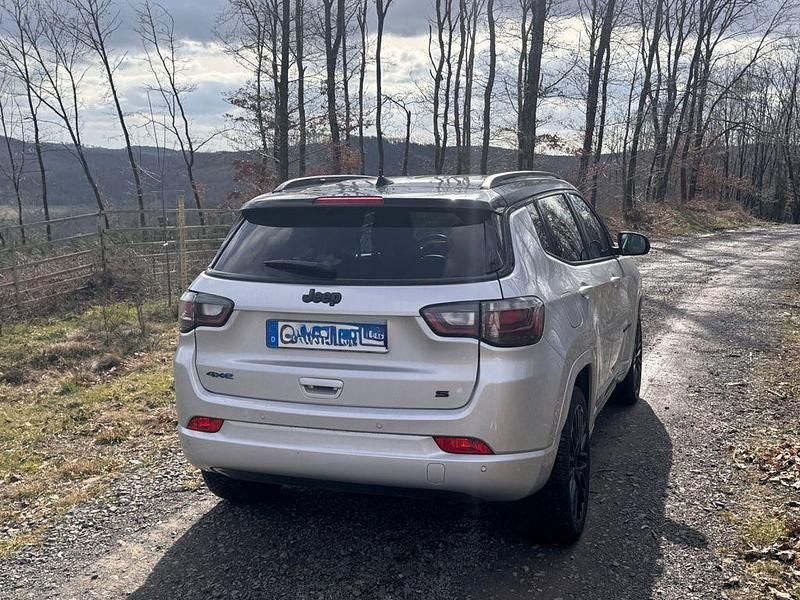 Gebraucht Jeep Compass 241 PS (177 kW) 2022 Silber SUV