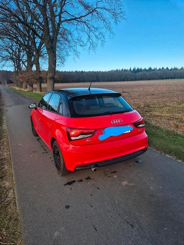 Second-hand Audi A1 90 CP (66 kW) 2015 Roșu Hatchback