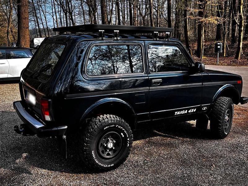 Gebraucht Lada Taiga 83 PS (61 kW) 2016 Grün SUV