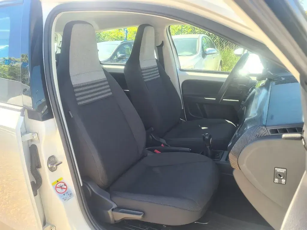 Usado VW up! 65 CV (47 kW) 2021 Blanco Utilitario