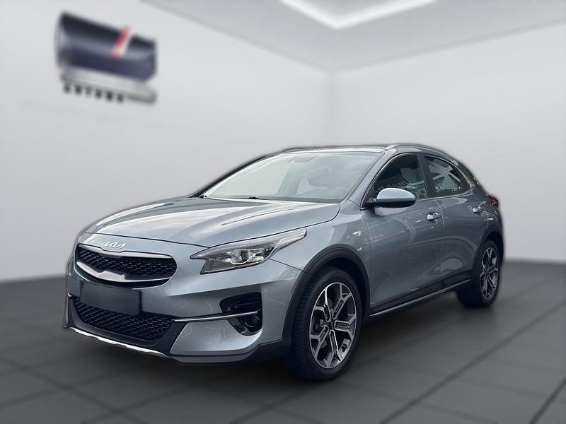 Silber metallic Gebraucht 2022 Kia XCeed Vision SUV | 21.570 € (Etwas zu teuer) - Bild 1/4