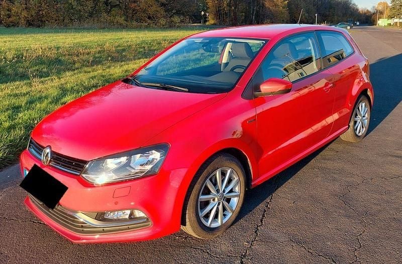 Rot Gebraucht 2015 VW Polo LOUNGE Kleinwagen | 4.950 € (Guter Preis) - Bild 1/4