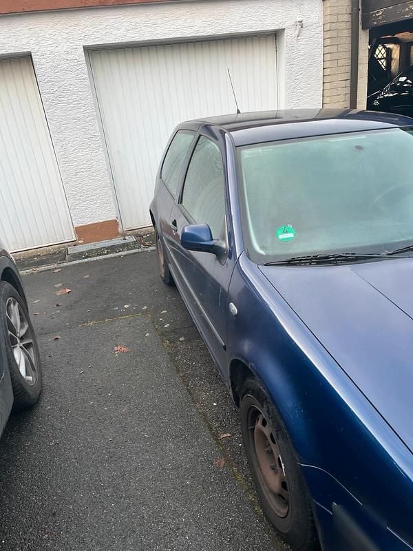 Gebraucht VW Golf IV Basis 75 PS (55 kW) 2000 Blau Kleinwagen