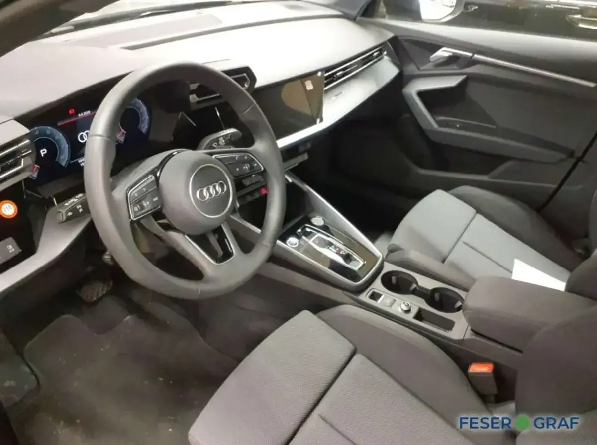 Gebraucht Audi A3 Ambiente 150 PS (110 kW) 2025 Mythosschwarz metallic Limousine