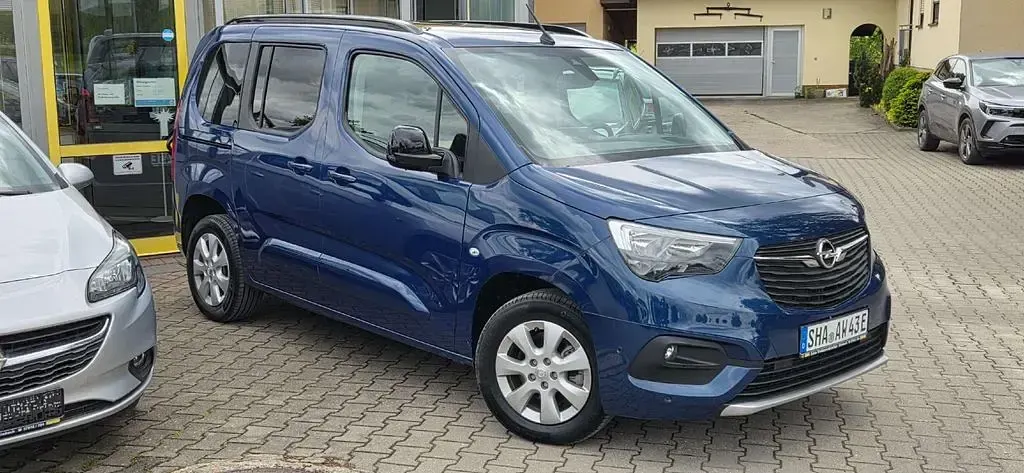 Nowe Opel Combo-e Life Ultimate 100 kW (136 KM) 2025 Niebieski Minivan