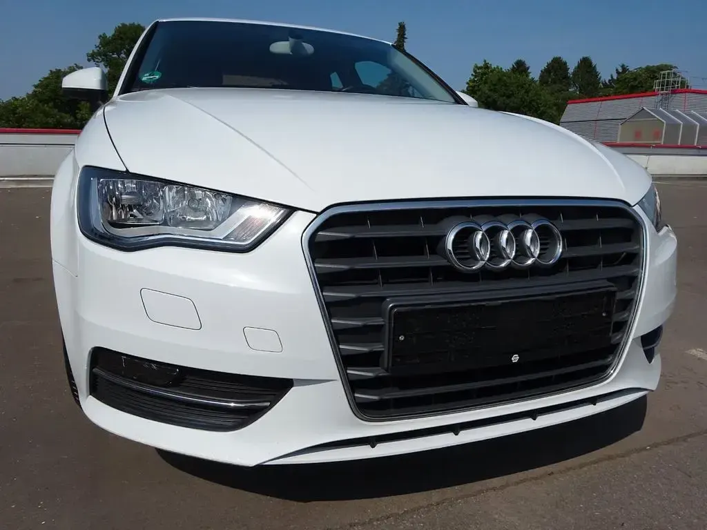 Gebraucht Audi A3 Attraction 105 PS (77 kW) 2014 Weiß