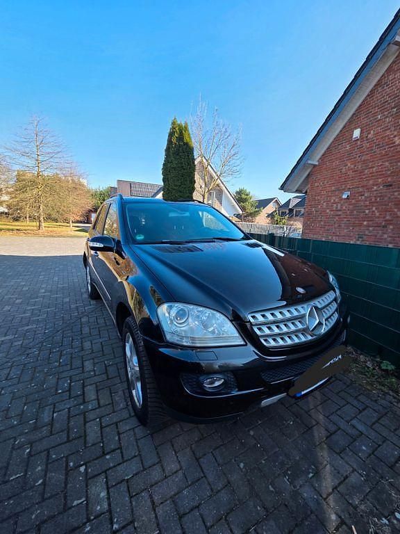 Gebraucht Mercedes ML350 272 PS (200 kW) 2006 Schwarz SUV