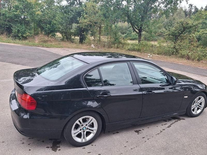 Gebraucht BMW 318 Performance 143 PS (105 kW) 2010 Schwarz Limousine