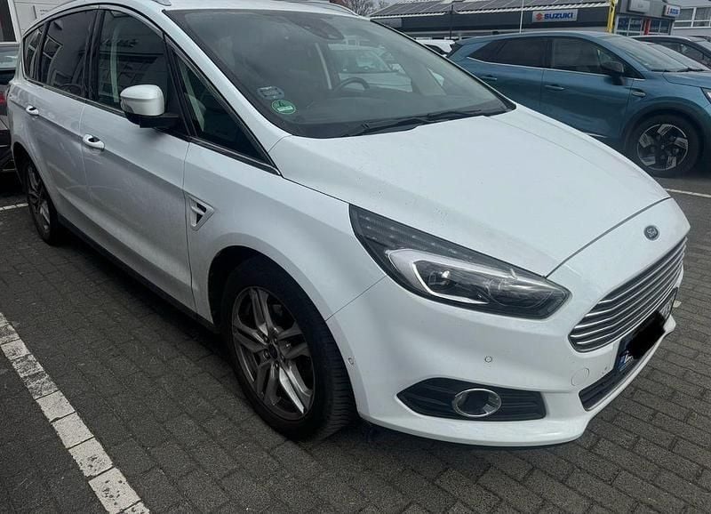 Gebraucht Ford S-MAX Titanium 190 PS (139 kW) 2018 Weiß Van / Kleinbus