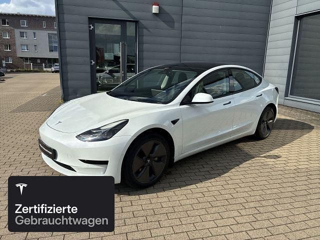 Weiß Gebraucht 2021 Tesla Model 3 RWD Limousine | 25.300 € (Fairer Preis) - Bild 1/4