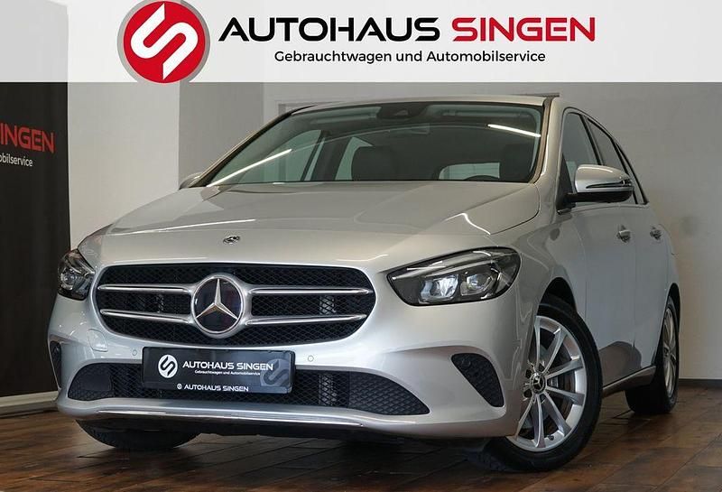 Iridiumsilber (metallic) Gebraucht 2019 Mercedes B220 Progressive Van / Kleinbus | 25.990 € (Fairer Preis) - Bild 1/4