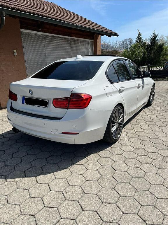 Gebraucht BMW 330 Performance 258 PS (189 kW) 2015 Weiß Limousine