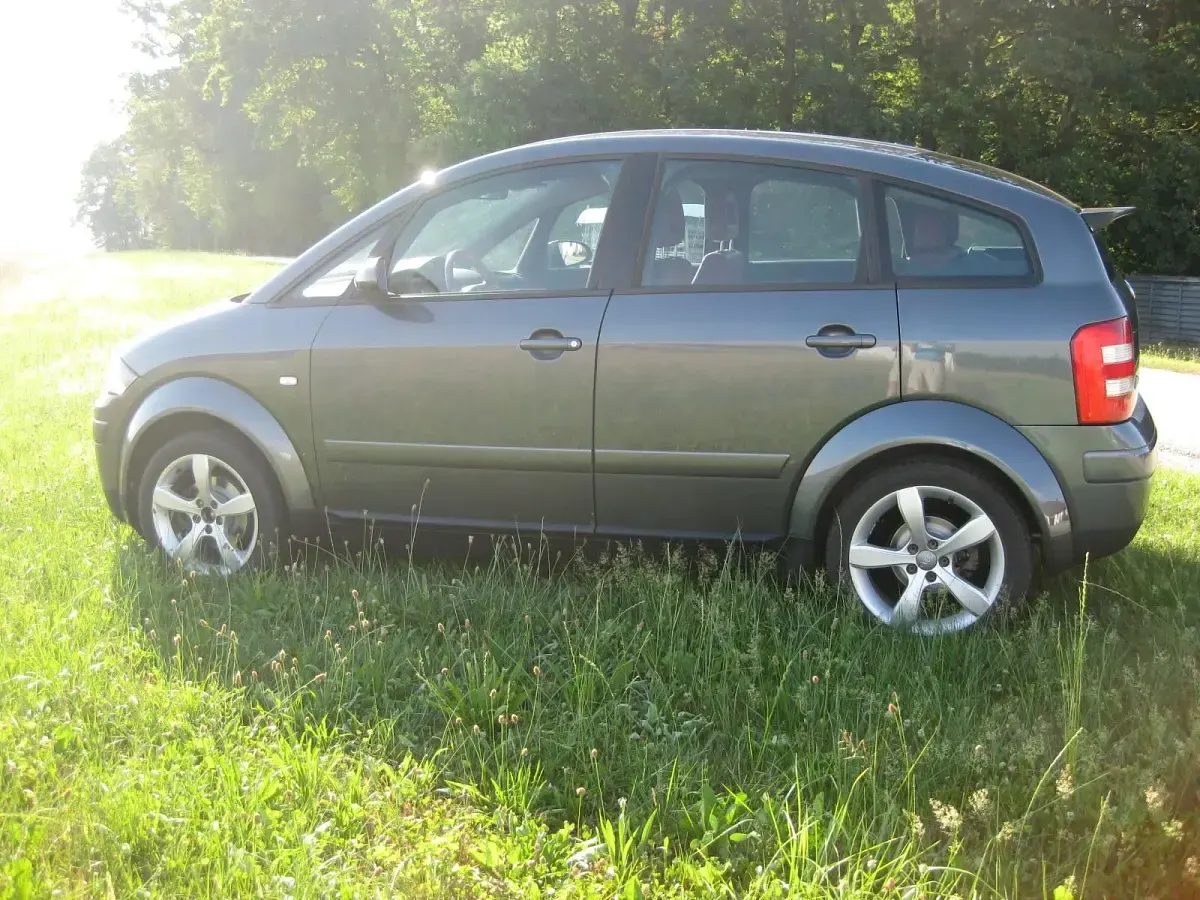 Gebraucht Audi A2 110 PS (80 kW) 2004 Grau Kleinwagen