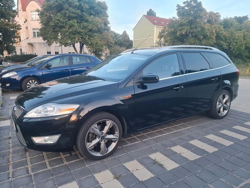 Schwarz Gebraucht 2010 Ford Mondeo Kombi | 3.500 € (Teuer) - Bild 1/4