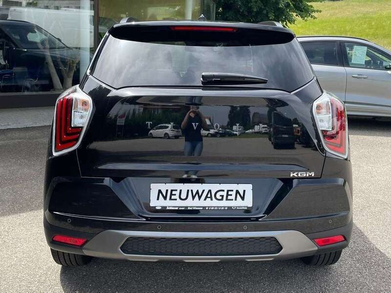 Gebraucht SsangYong Tivoli Quartz 163 PS (119 kW) 2025 Space black metallic SUV