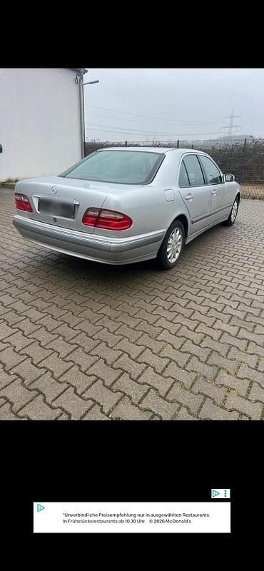 Gebraucht Mercedes E200 163 PS (119 kW) 1999 Gelb Limousine