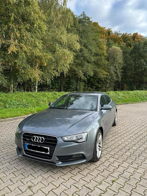 Grau Gebraucht 2011 Audi A5 Sportback S-Line Kleinwagen | 10.900 € (Fairer Preis) - Bild 1/4