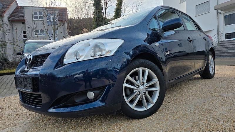 Blau Gebraucht 2010 Toyota Auris Limousine | 6.600 € (Fairer Preis) - Bild 1/4