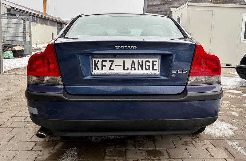 Gebraucht Volvo S60 140 PS (102 kW) 2000 Blau Limousine