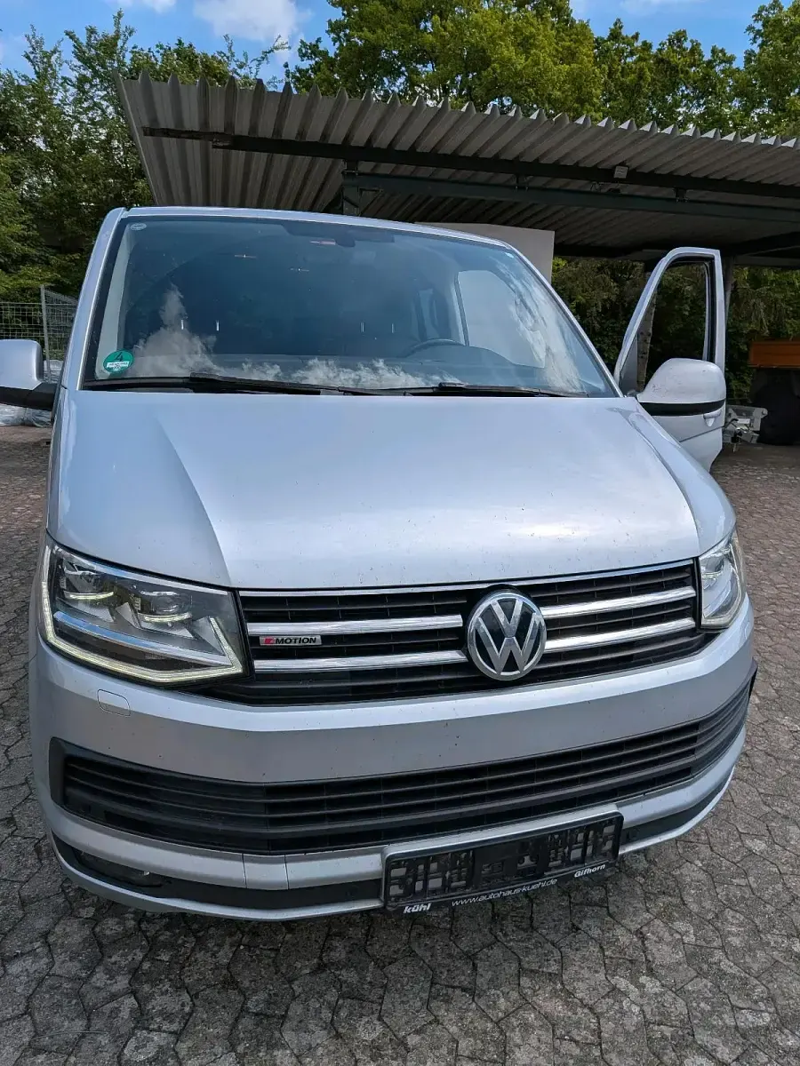 Gebraucht VW Multivan Highline 200 PS (147 kW) 2019 Silber Van / Kleinbus
