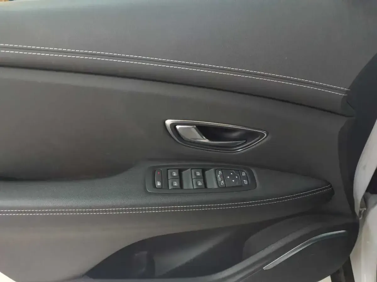 Usata Renault Scenic E-Tech Intens 140 CV (102 kW) 2021 Bianco Station wagon