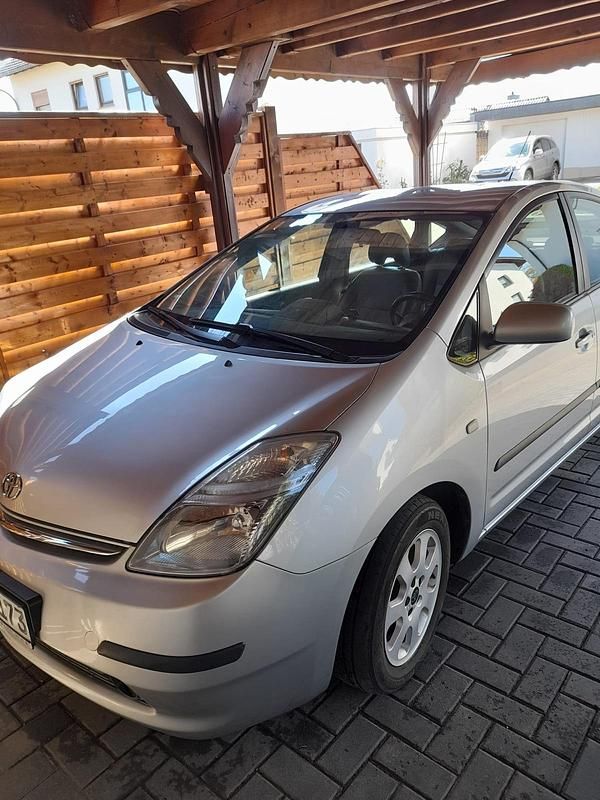 Gebraucht Toyota Prius 78 PS (57 kW) 2007 Silber Kombi