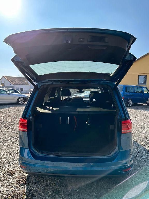 Gebraucht VW Touran Active 150 PS (110 kW) 2021 Blau Van / Kleinbus