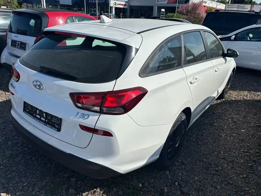 Gebraucht Hyundai i30 YES! 99 PS (72 kW) 2018 Weiß Kombi