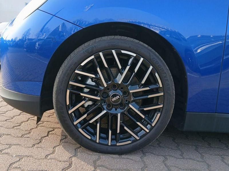 Gebraucht Mini Cooper 160 kW (218 PS) 2024 Blau / blazing blue (metallic) Kleinwagen