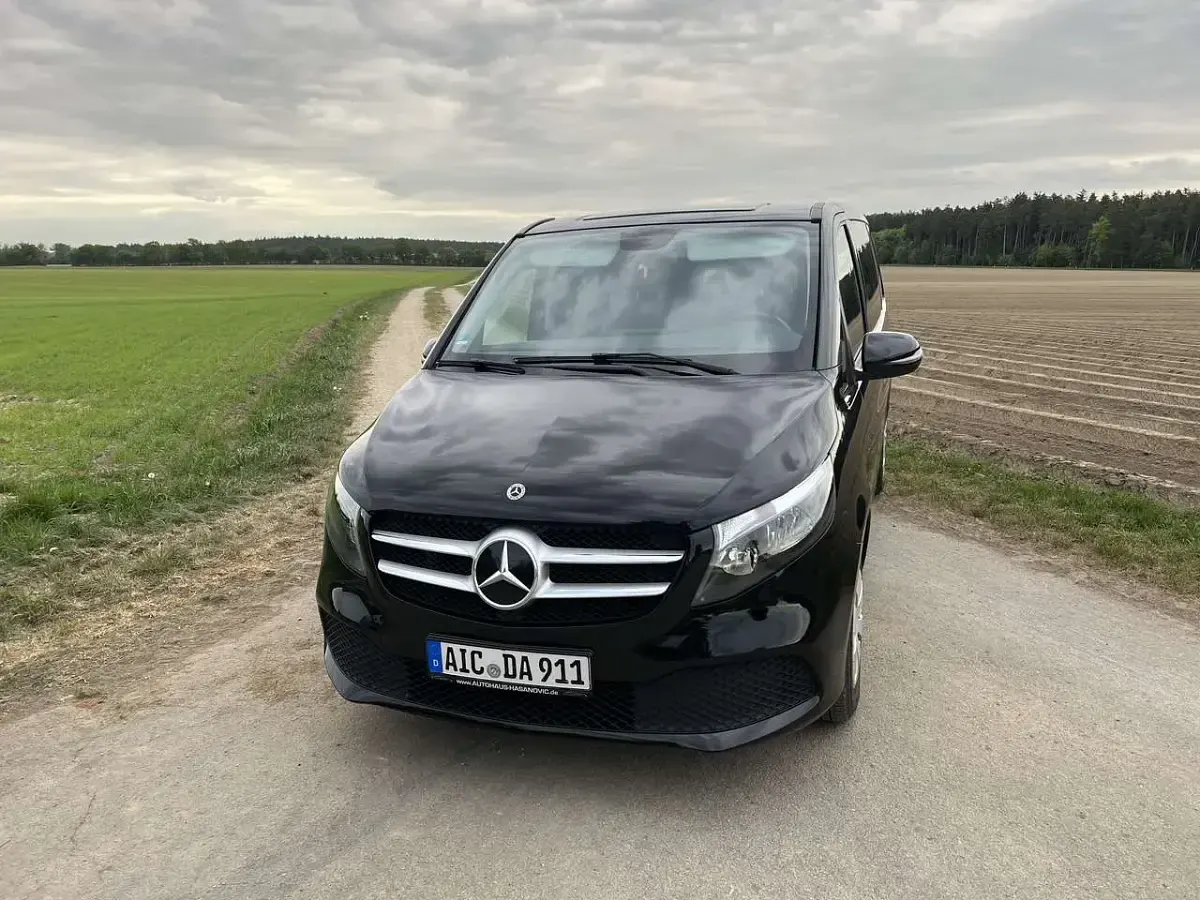 Gebraucht Mercedes V220 163 PS (119 kW) 2020 Schwarz Van / Kleinbus