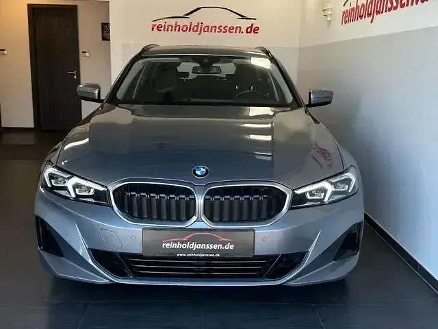 Gebraucht BMW 320 Shadowline 190 PS (139 kW) 2024 Grau Limousine